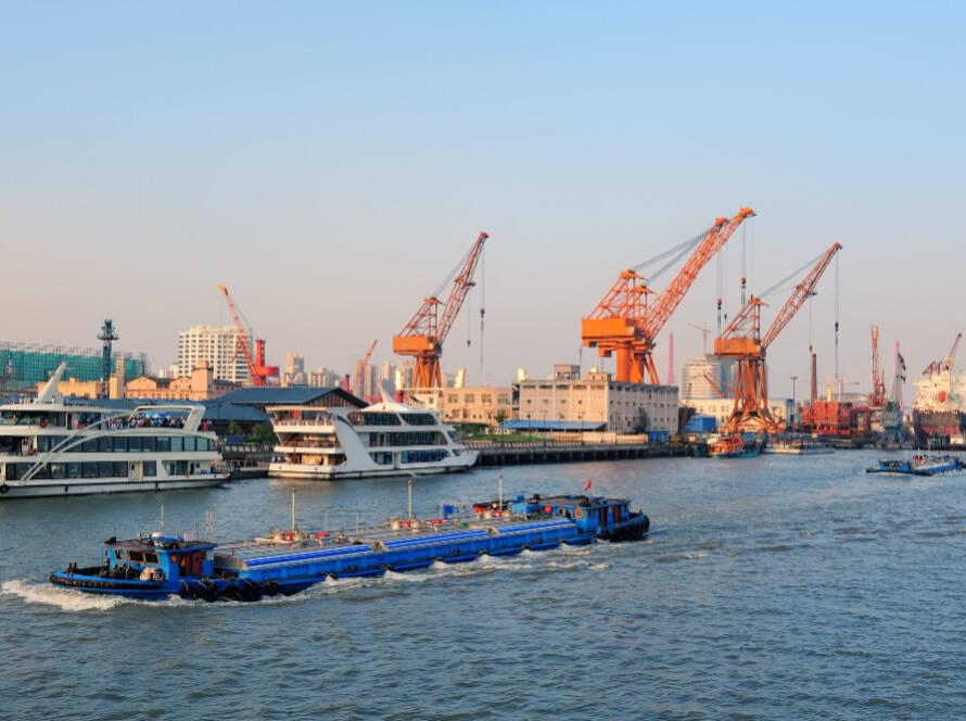 Husbandry services in port agencies