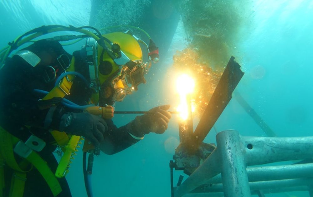 How Can Professional Underwater Cutting and Welding Services Improve Marine Structure Longevity?