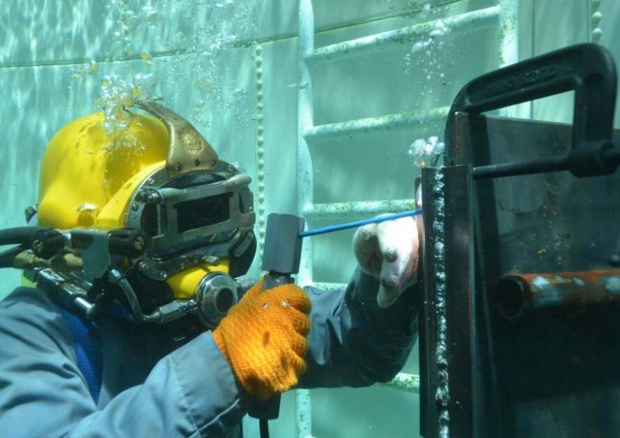 How Do Underwater Cutting and Welding Services Contribute to the Safety of Ships?